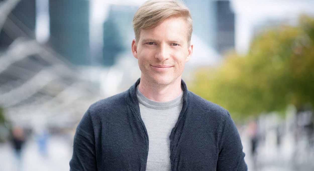 För att bli brandman börjar man med att söka till en brandmansutbildning, klara de fysiska och psykologiska testerna och genomgå praktisk och teoretisk utbildning.