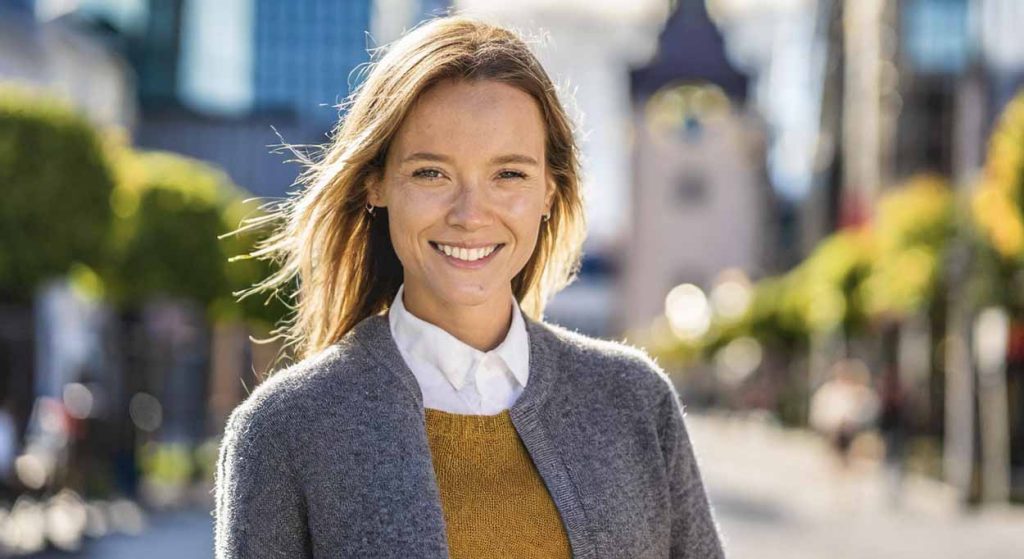 För att bli tulltjänsteman krävs utbildning hos Tullverket efter att ha uppfyllt deras krav och genomgått en urvalsprocess.